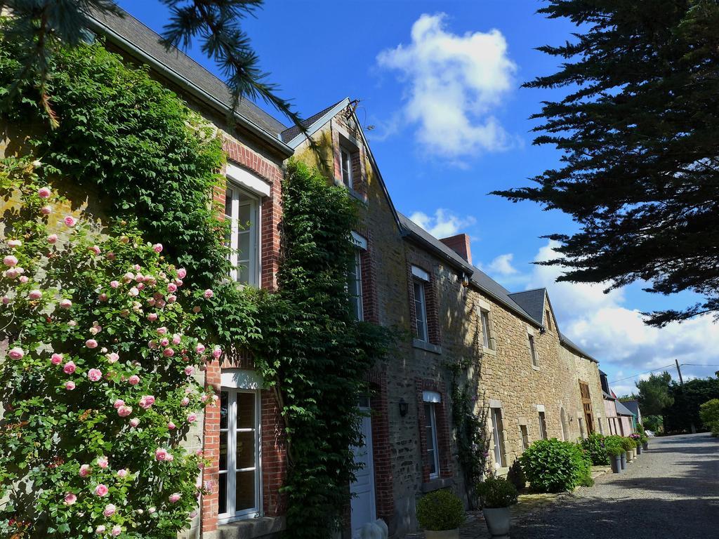 Villa Les Guedrils Genêts Exterior foto